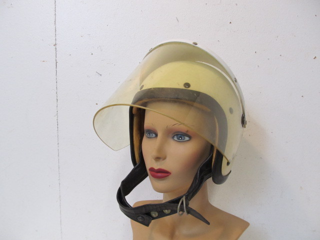 lot 82 image: Vintage VELENZA Italian Racing Helmet