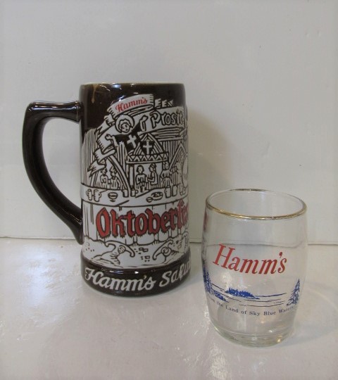 lot 86 image: Vintage 1973 HAMMS Oktoberfest Stoneware Beer Mug & Glass
