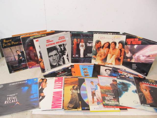 lot 99 image: Lot of LASERDISC Movies