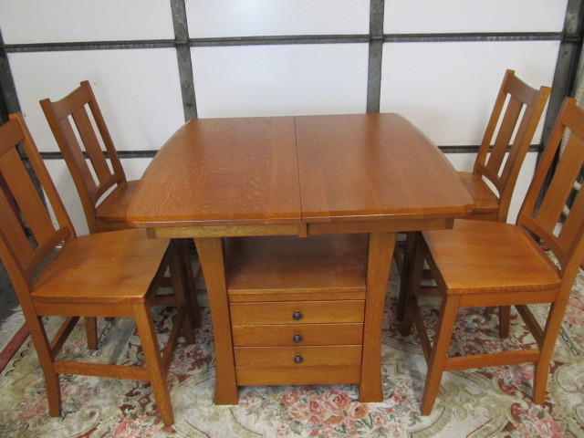 lot 127 image: Fantastic Signed Quartersawn Oak Amish Made Dining Table wChairs