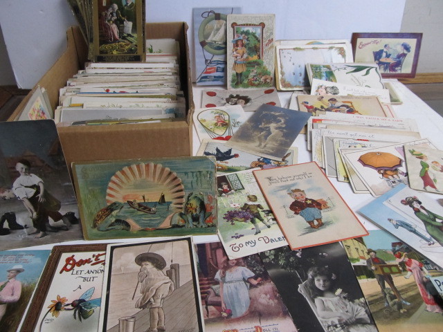 lot 103 image: 450 Antique Holiday & Greeting Postcards 