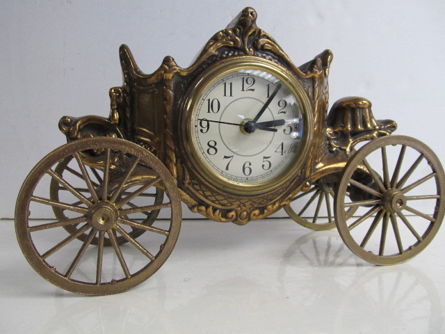 lot 106 image: Vintage Brass Carriage Clock
