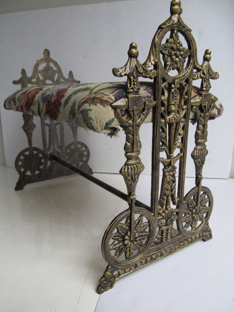 lot 107 image: Small Vintage Ornate Vanity Bench