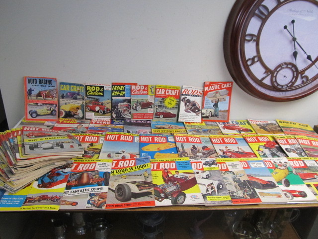 lot 150 image: LARGE Lot of Vintage 1950s Hot Rod Magazines