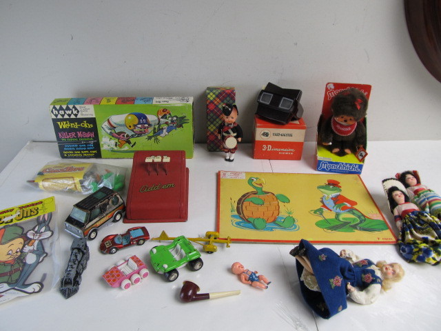 lot 170 image: Lot of Vintage Toys