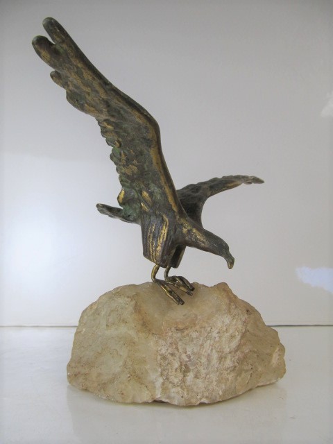 lot 4 image: Vintage 1971 Signed Curtis JERE Bronze Eagle Sculpture