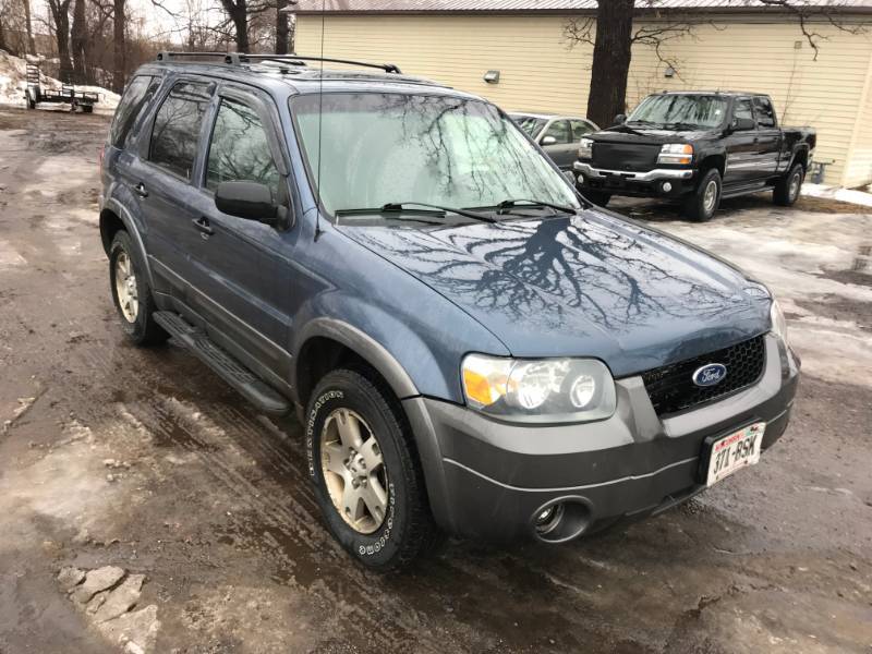 lot 12 image: 2005 Ford Escape XLT 4x4