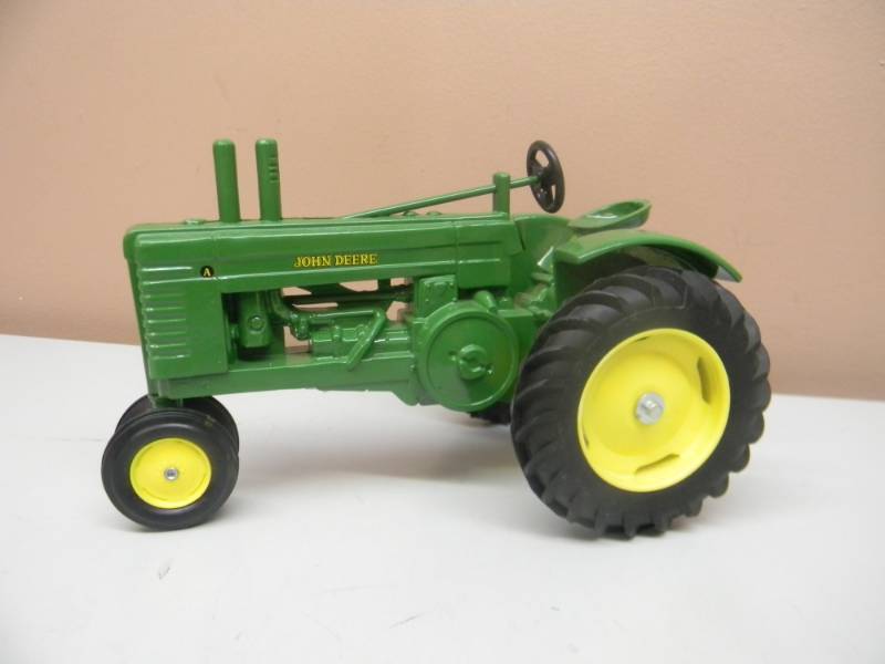 lot 8 image: JOHN DEERE LTD EDITION 394 OF 5000 MODEL A 116 SCALE TRACTOR - 1890-1990 WYOMING CENTENNIAL - SEE PICTURES