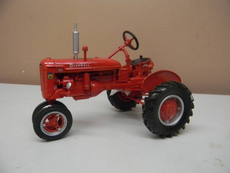 Vintage 1987 ERTL Farmall F20 Diecast Farm Tractor Replica Collectable by Scale Models 1932 to 1938 Tractor 1/16 557-8614 McCormick Dearing