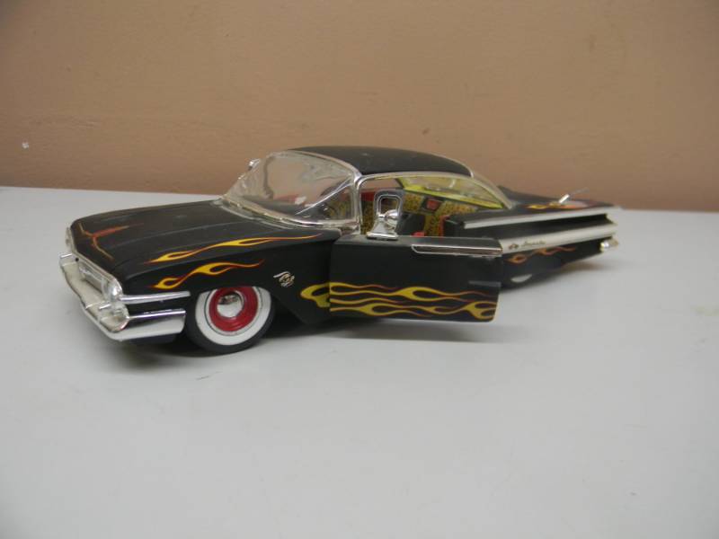 1/24 SCALE JADA TOYS 1960 CHEVROLET IMPALA - LOW RIDER ROAD RATS 