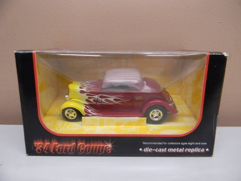 lot 39 image: 125 SCALE WIX FILTERS 34 FORD COUPE - NICE - NEW IN BOX - SEE PICTURES