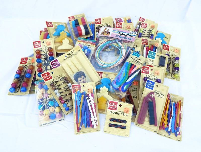 lot 23 image: Huge Lot of New Vintage Hair Accessories