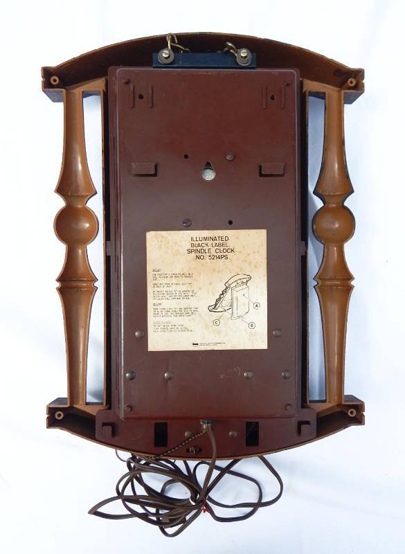 lot 32 image: Vintage Carling Black Label Lager Beer Lighted Clock