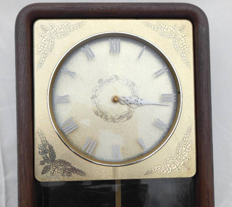 lot 33 image: Vintage 1983 Miller High Life Lighted Clock