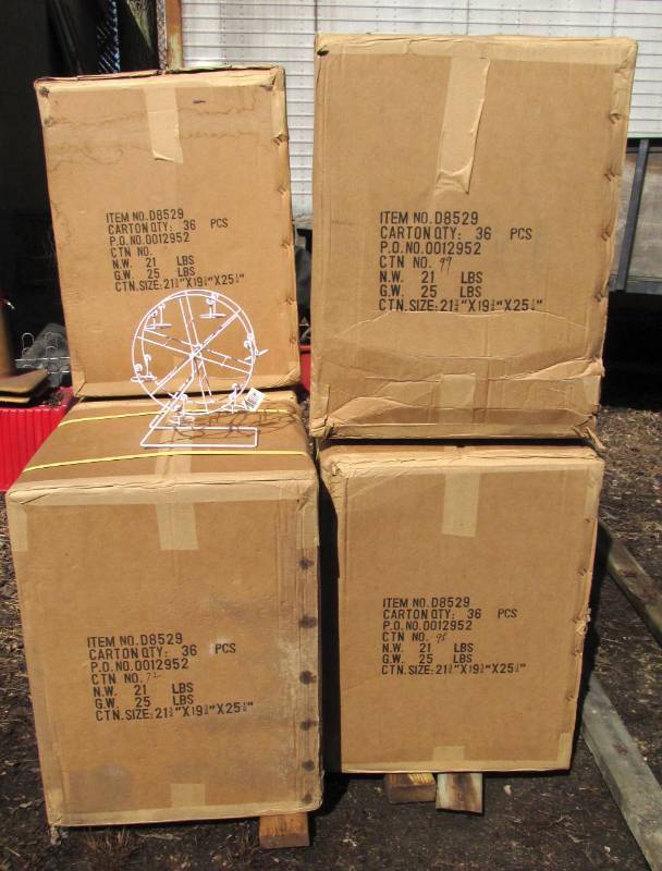 lot 38 image: Huge Lot of Ferris Wheel Votive Candle Holders