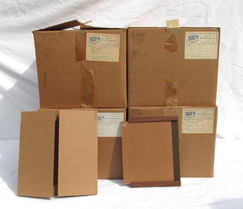 lot 41 image: Huge Lot of Vintage Wood Print Picture Frames