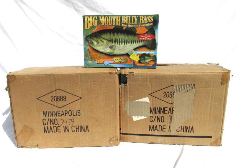 lot 77 image: Lot of New Vintage 1998 Big Mouth Billy Bass Motion Activated Singing Fish