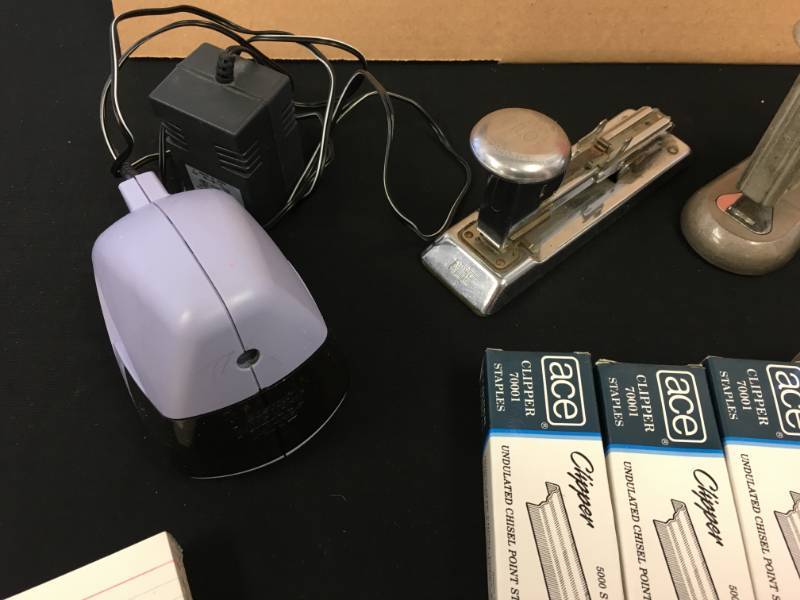 lot 13 image: Large lot of office supplies.