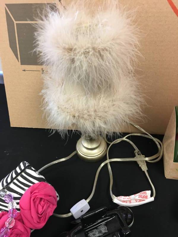 lot 24 image: Large Miscellaneous Lots