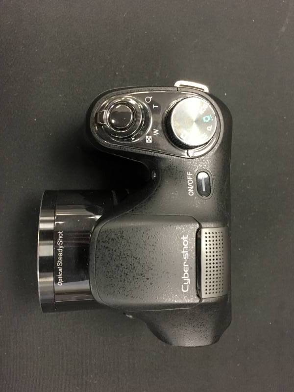 lot 30 image: Sony DSC-H200 Digital Still Camera