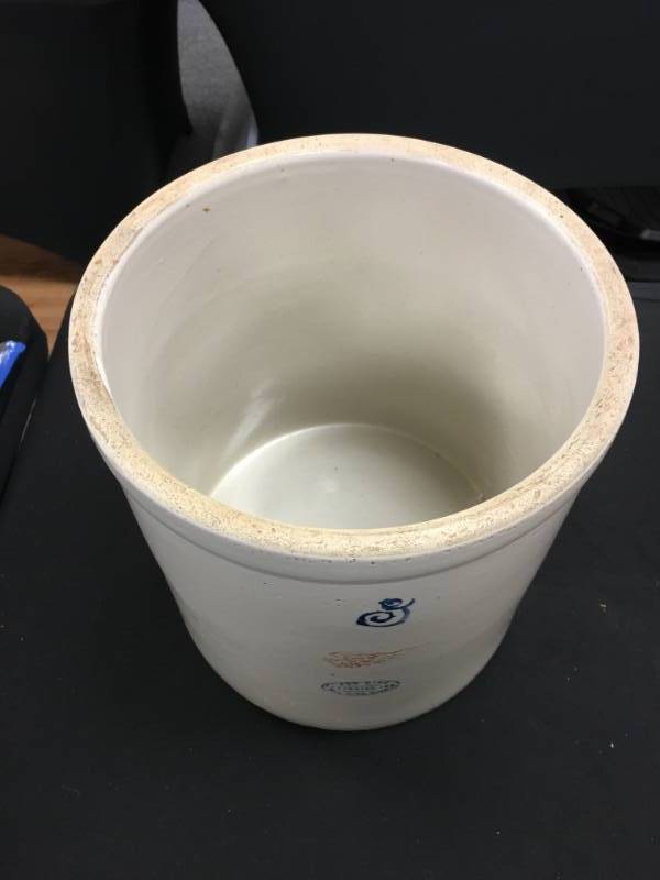 lot 44 image: BEAUTIFUL 3 GALLON RED WING CROCK - EXCELLENT CONDITION