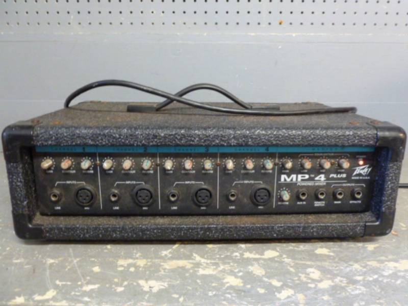 lot 3 image: Peavey Powered Mixer