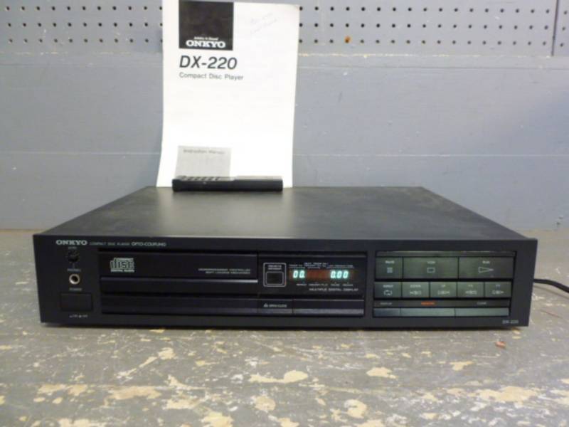 lot 4 image: Onkyo CD Player