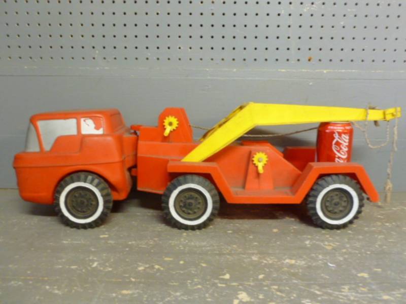 lot 15 image: Vintage Toy Truck