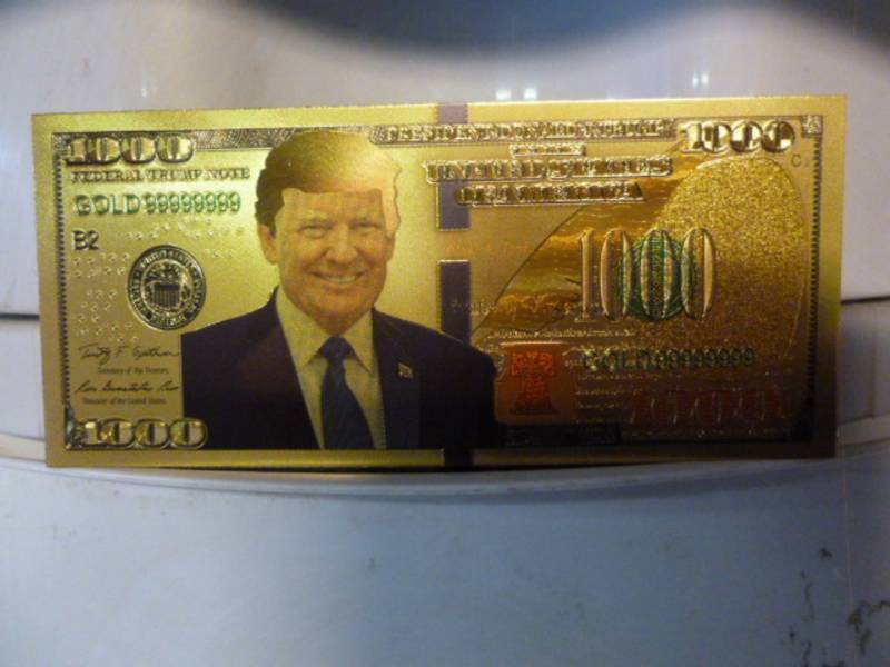 lot 39 image: Collectible