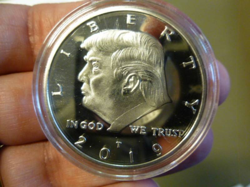 lot 44 image: Collector Coin