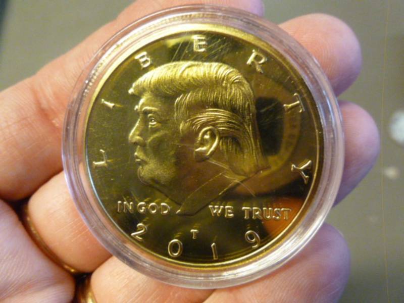 lot 45 image: Collector Coin