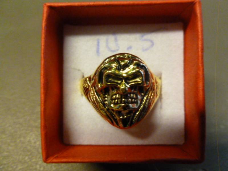 lot 50 image: Mens Ring