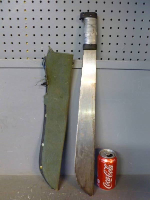 lot 67 image: Machete Knife