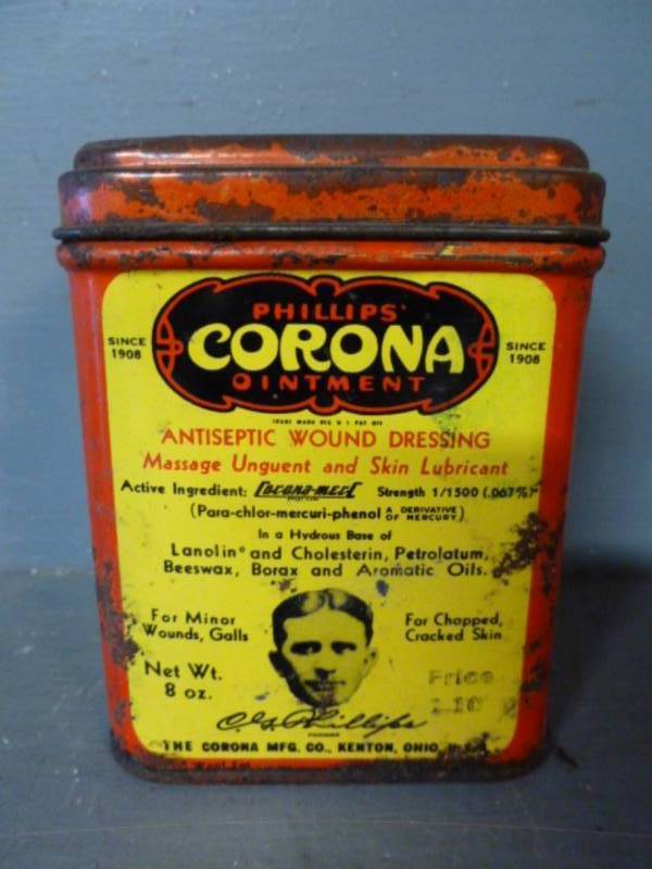 lot 78 image: Vintage Metal Container