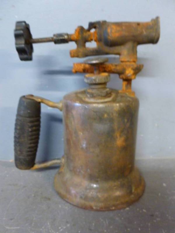 lot 175 image: Vintage Brass Torch