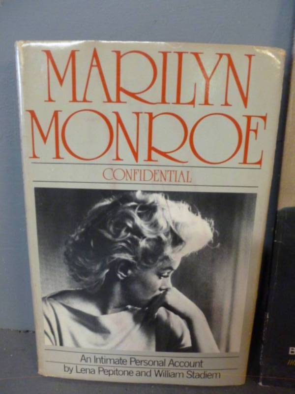 lot 179 image: Collector Books