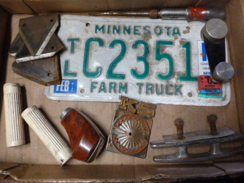 lot 182 image: Vintage Items