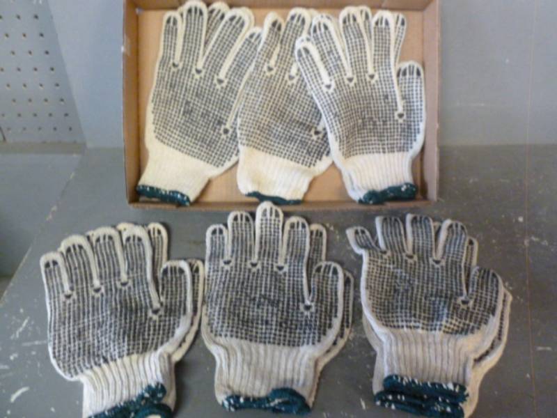 lot 190 image: New Work Gloves
