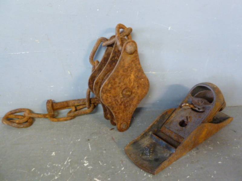 lot 192 image: Vintage Pulley