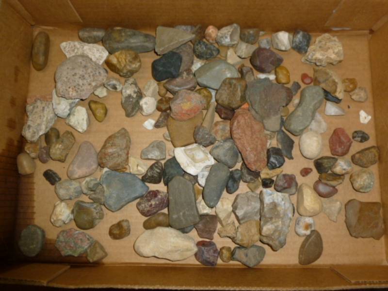 lot 200 image: Collector Rocks