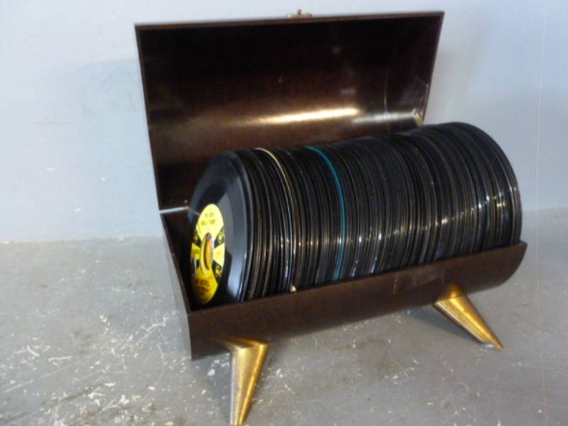 lot 209 image: Vintage Record Rack