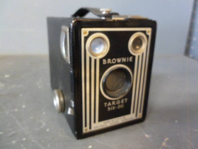 lot 218 image: Vintage Camera