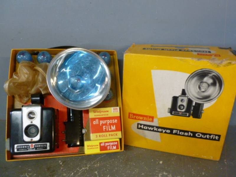 lot 220 image: Vintage Camera