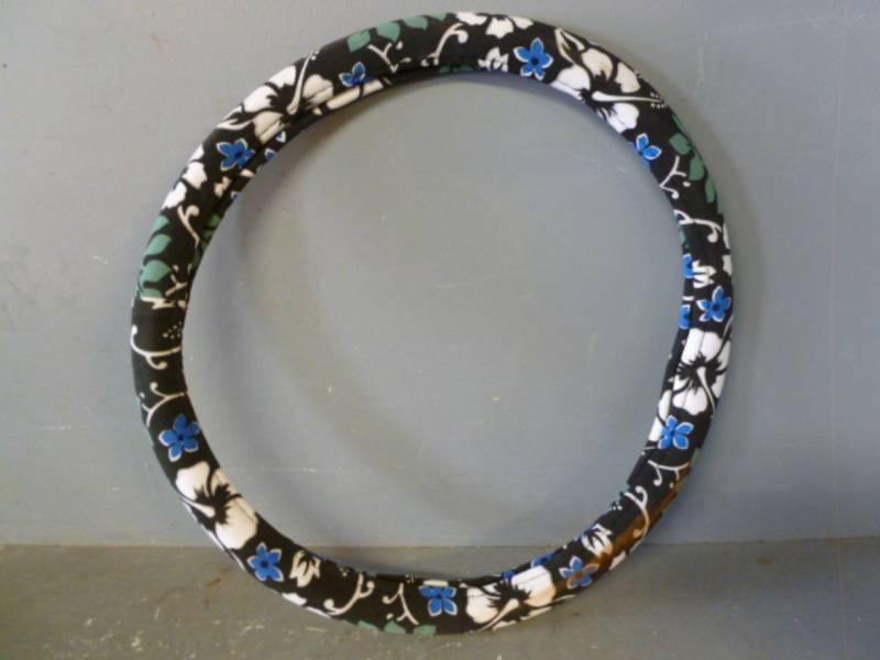 lot 225 image: Steering Wheel Cover