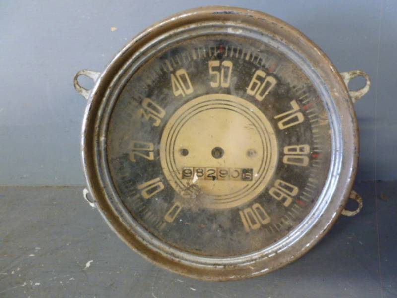 lot 227 image: Vintage Car Part