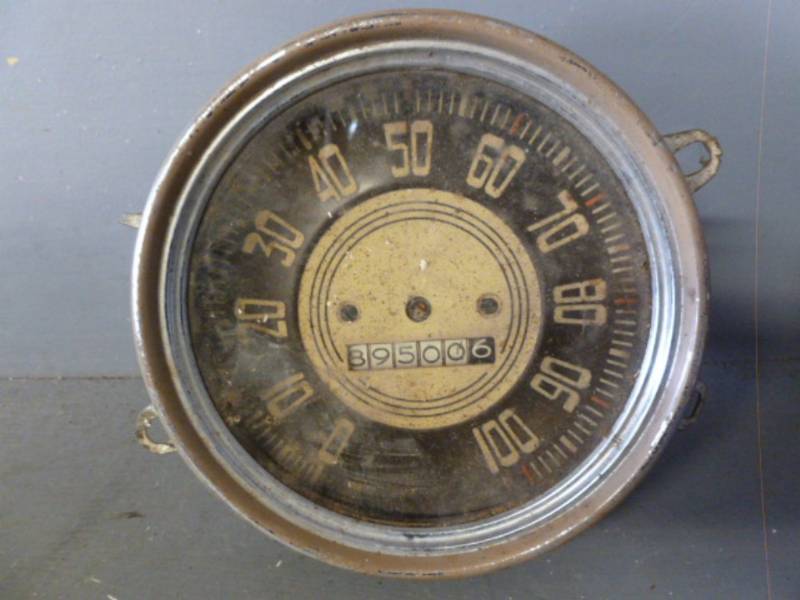 lot 228 image: Vintage Car Part