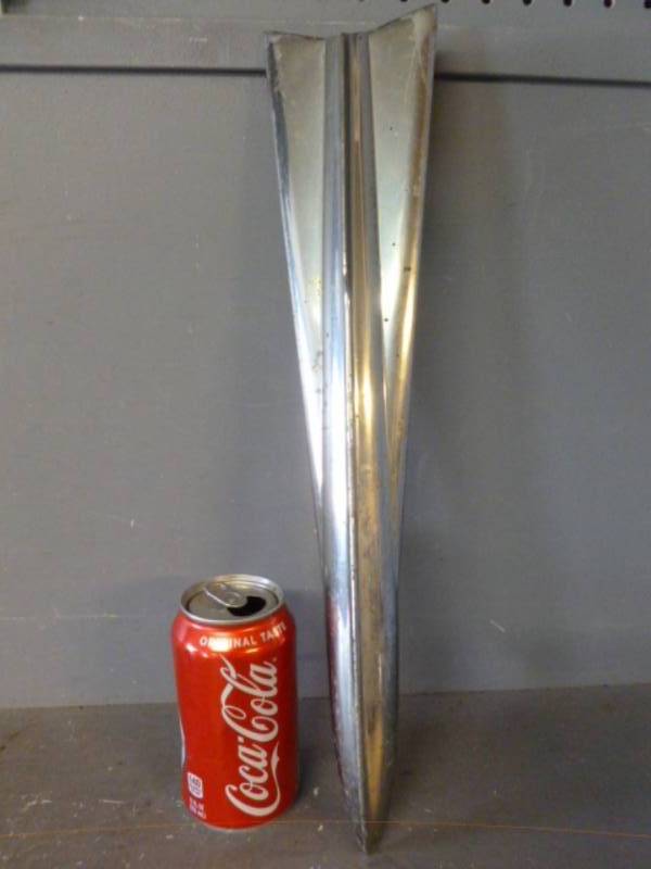 lot 229 image: Vintage Car Ornament