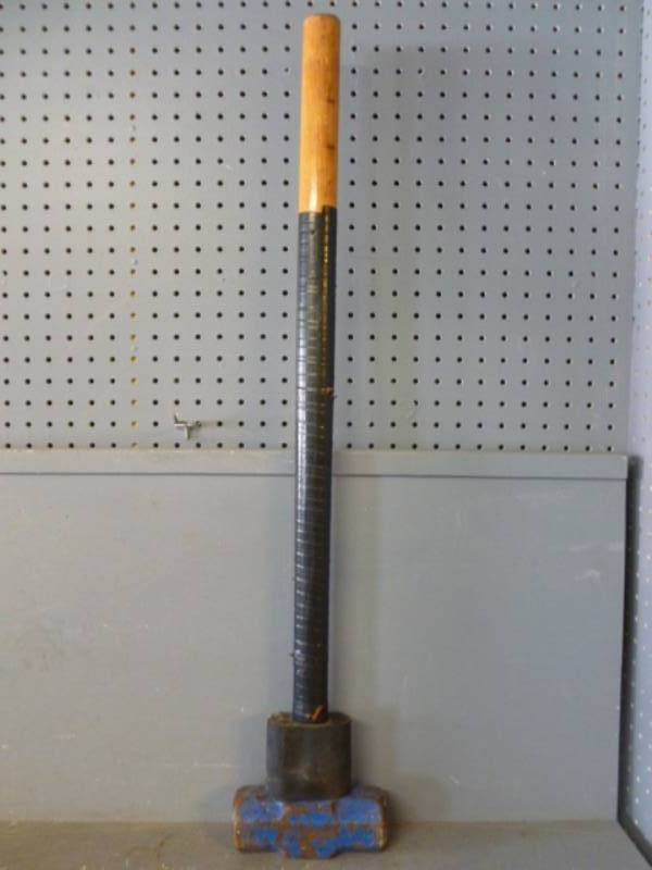 lot 240 image: Sledge Hammer