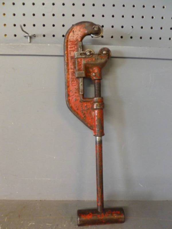 lot 251 image: Vintage Pipe Cutter