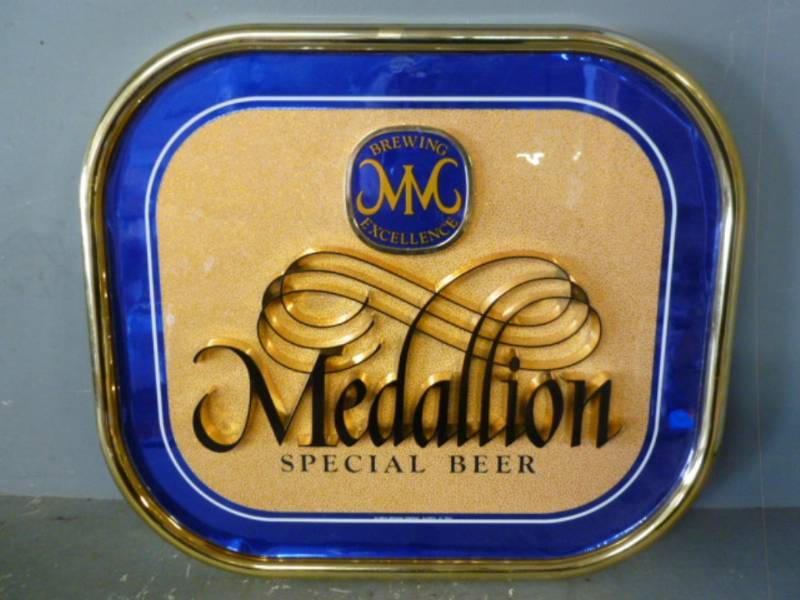 lot 260 image: Collectible